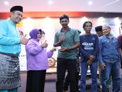 Wali Kota Rahma Serahkan Kartu BPJS Ketenagakerjaan kepada 523 Nelayan