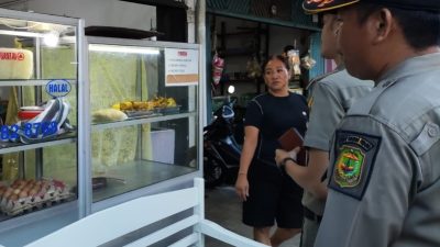 Langsung Sidak, Satpol PP Intruksikan Pemilik Kedai Kopitiam Lepaskan Label Halal