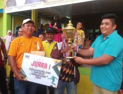Roby Serahkan Piala Bergilir IFC Sei Enam, Along Fiber Bakal Jadi Sponsor Tetap