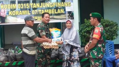 Lansia di Tambelan Terima Bantuan Sembako