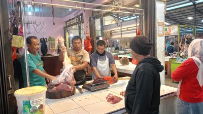 Pedagang Daging Sapi Segar Pasrah Dengan Harga Daging Sapi Oplosan