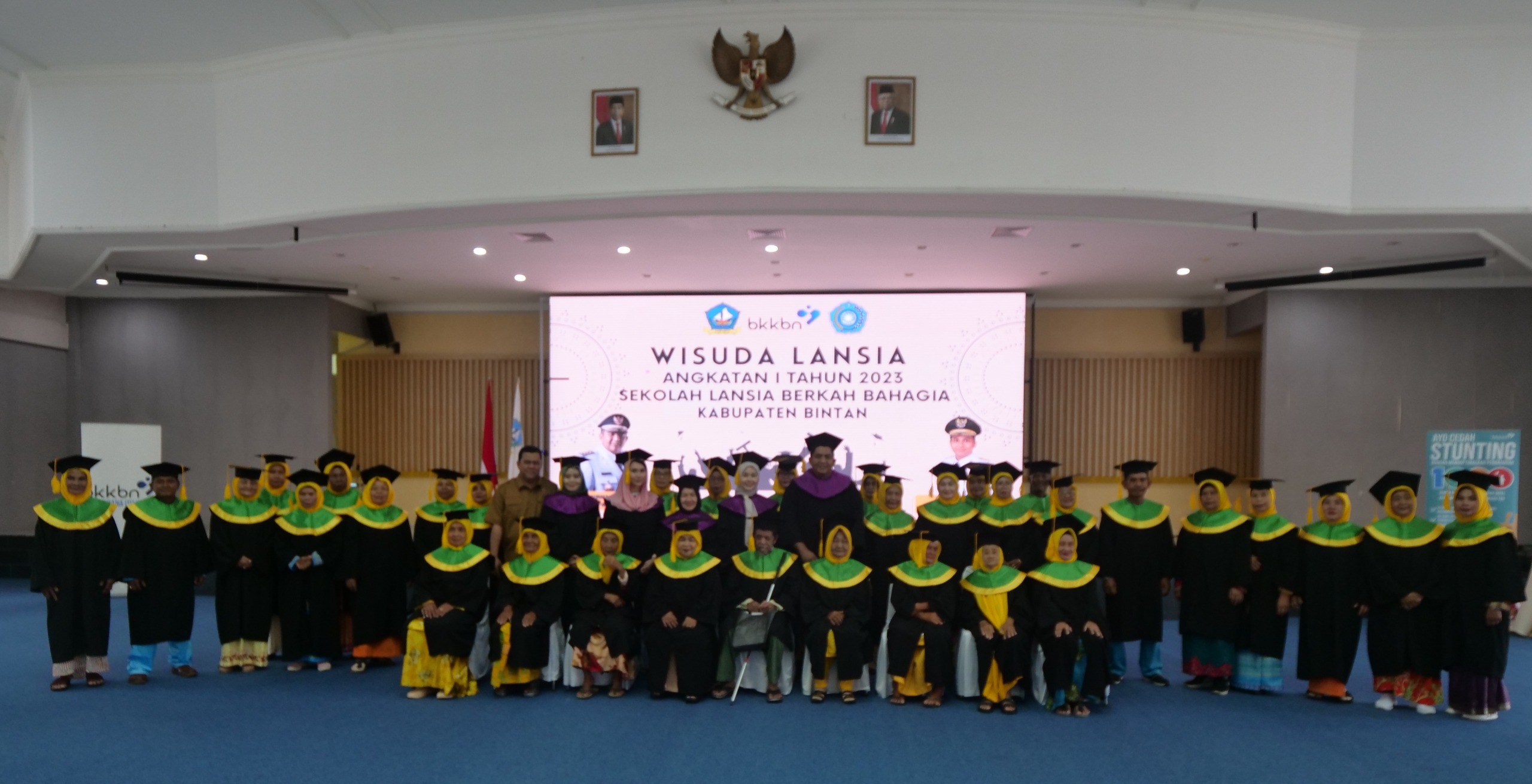 Wisuda Lansia Angkatan I 2023 diikuti sebanyak 34 Lansia di Aula Bandar Seri Bentan, Senin (12/02). /F: TC