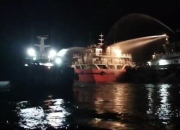 Operasi Pemadaman Berhasil, Kapal Tanker Pertamina Terbakar di Perairan Tanjung Uban