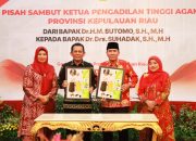Pisah Sambut Ketua PTA Kepri, Ansar Berharap Harmoni dan Kedamaian Masyarakat Tetap Terjaga