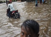Banjir 1,2 Meter Rendam Puluhan Rumah di Batam