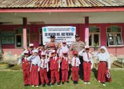 Anak-Anak SDN 002 Rewak Antusias Sambut Kehadiran Bhabinkamtibmas, Dapat Sosialisasi Bahaya Bullying