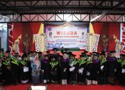 Harum di Usia Senja, 60 Lansia di Bintan Diwisuda dari Sekolah Kasih Ibu
