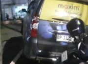 Mobil Driver Online Tabrak Pohon di Kawasan Tugu Proklamasi Tanjungpinang, Sopir Meninggal Dunia
