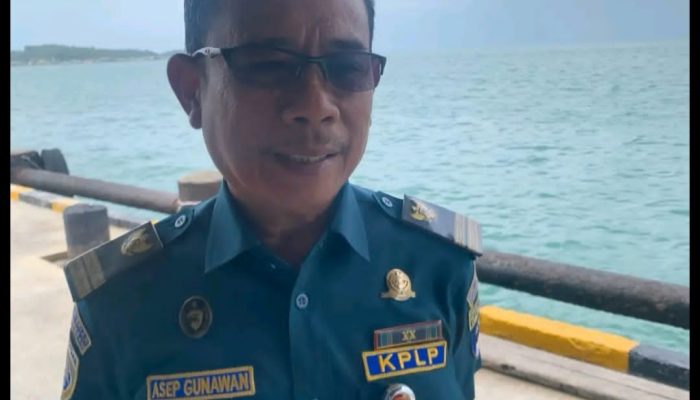 Gelombang Tinggi, Ferry Tujuan Anambas Batal Berangkat Hari Ini