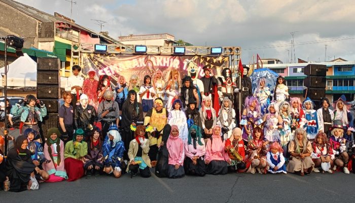 Puluhan Cosplayer Ramaikan Kompetisi Coswalk di Jalan Merdeka Kota Tua Tanjungpinang