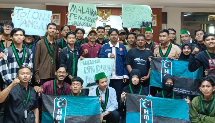 HMI Kepri Gelar Demo di Dompak, Sekda Janji Turun ke Nelayan Terdampak Pekan Ini