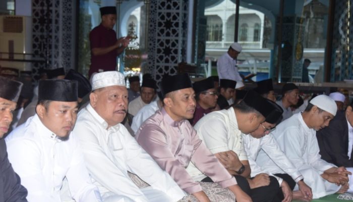 Bersama Masyarakat, Wabup Bengkalis Laksanakan Sholat Idul Adha 1447 H di Masjid Istiqomah
