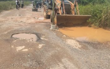 Keluhan Jalan Rusak Puluhan Tahun Tak Kunjung Ditangani, Warga Gunung Kijang Gelar Aksi Protes