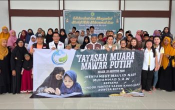 Bukan Sekadar Berbagi, Yayasan Muara Mawar Putih Hadirkan Kebersamaan untuk Santri Sarah Khadijah