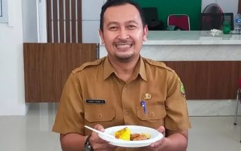 Menembus Gang Sempit, Tim Perkesmas Tanjungpinang Barat Layani Lansia Bedridden hingga ke Rumah